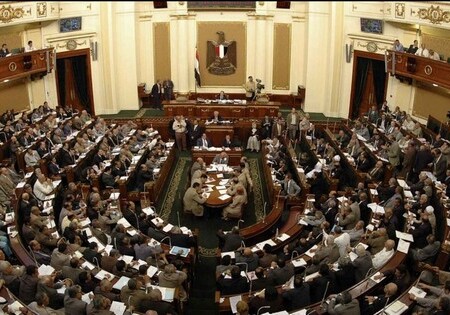 Парламент Египта наделил президента мандатом направить войска в Ливию