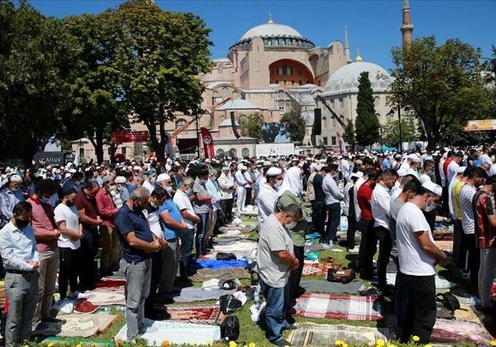 В мечети Айя-Софья совершен первый за 86 лет пятничный намаз - Эрдоган лично озвучил суру «Фатиха» (Видео)