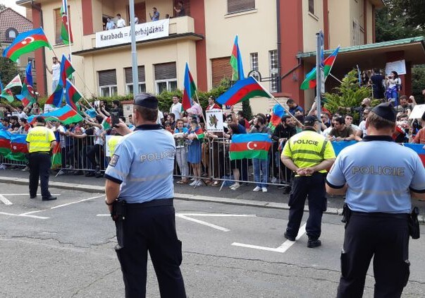 В Праге проходит акция азербайджанцев (Фото-Видео-Добавлено)