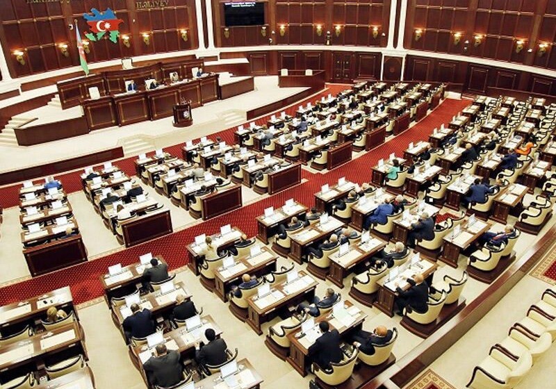 Парламент Азербайджана принял в первом чтении изменения в госбюджет