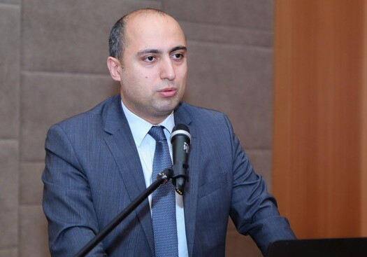 Эмин Амруллаев провел видеоконференцию с членами Общественного совета