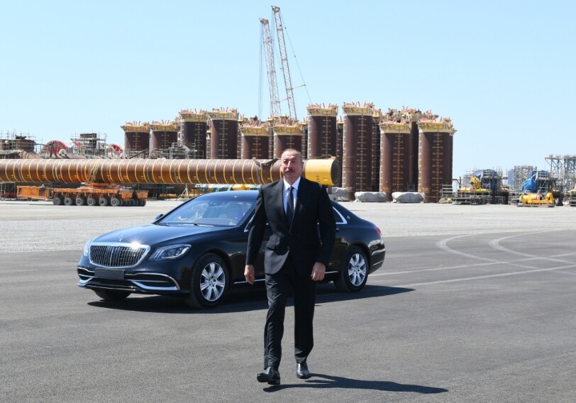 Президент Ильхам Алиев принял участие в церемонии отправки в море опорного блока месторождения «Карабах» (Фото-Видео-Обновлено)