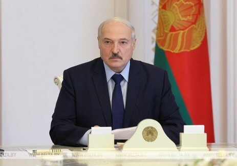 Лукашенко: «Для начала – я пока живой и не за границей»