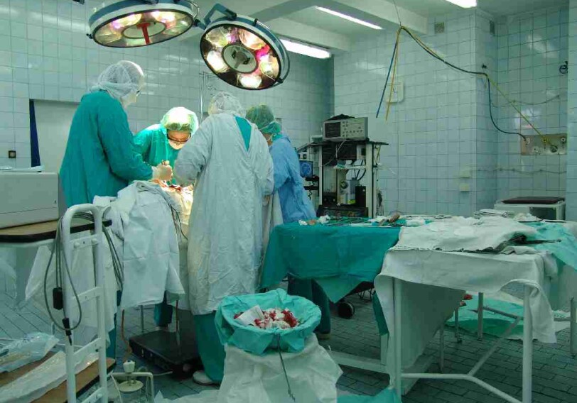 В Азербайджане врачи успешно провели очень сложную и уникальную операцию (Фото)