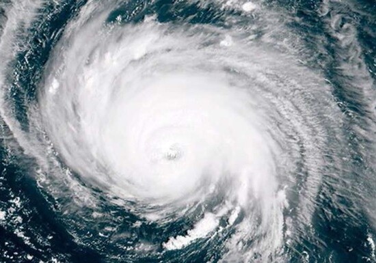 В США полмиллиона человек эвакуируют из-за урагана