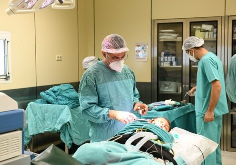 При поддержке Фонда Гейдара Алиева началось проведение операций по кохлеарной имплантации лицам с нарушениями слуха (Фото)