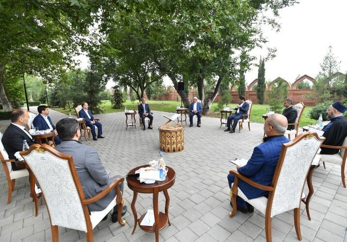 Помощник президента Азербайджана провел встречу с религиозными деятелями в Гяндже (Фото-Обновлено)