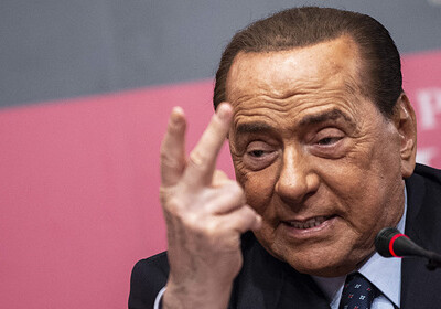 Берлускони положили в больницу из-за коронавируса