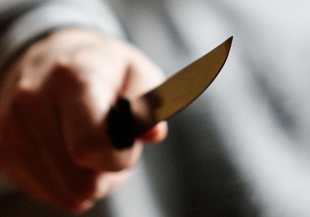 В Сумгайыте 20-летний парень убил невесту и ранил ножом ее мать