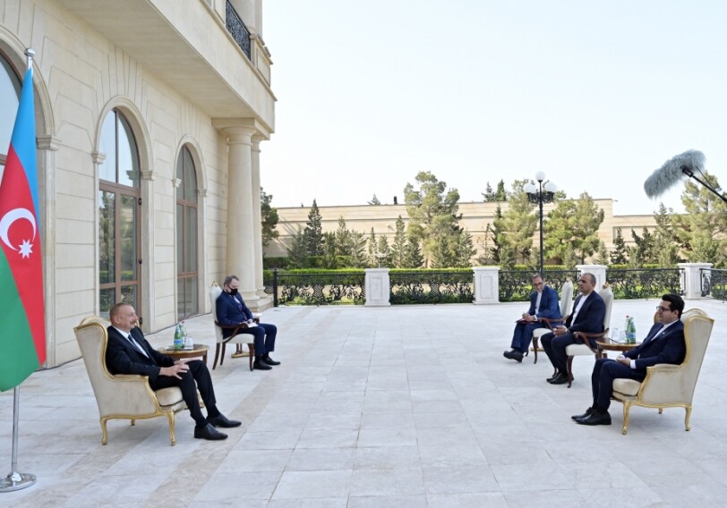«Азербайджано-иранские отношения стремительно развиваются и достигли высокого уровня» – Глава государства