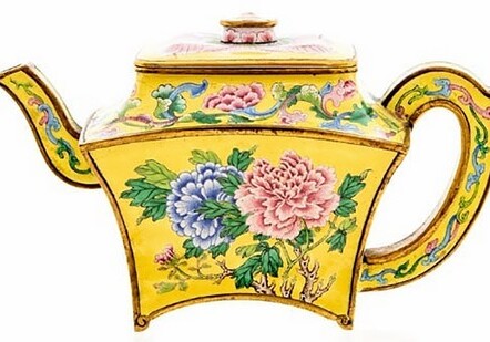 Британец нашел на чердаке чайник стоимостью 130 тыс. долларов