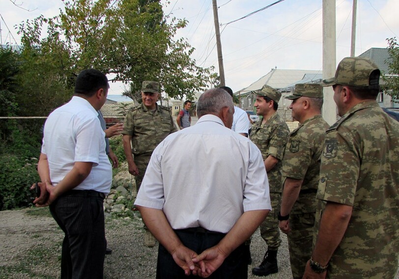Помощник президента Азербайджана и замминистра обороны посетили воинские части в прифронтовой зоне (Фото)