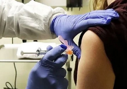 США начнут массовую вакцинацию от COVID-19 в октябре
