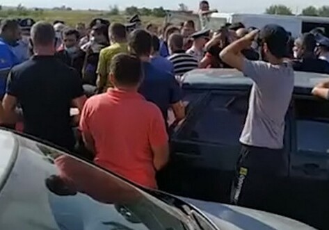 В Армении жители нескольких сел в знак протеста перекрыли трассу