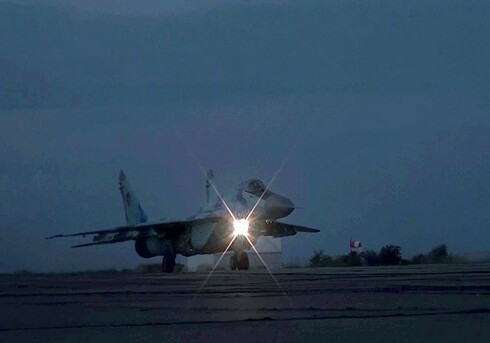 ВВС Азербайджана провели ночные учения (Фото-Видео)