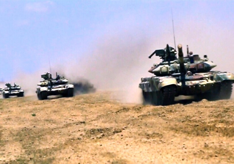 Минобороны АР: танковые подразделения во взаимодействии с артиллерией выполняют учебно-боевые задачи (Фото-Видео)