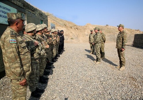 Генпрокурор и военный прокурор посетили воинские части в прифронтовой зоне (Фото)