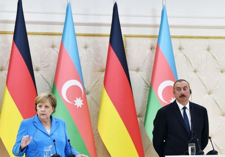 Ангела Меркель позвонила президенту Азербайджана 
