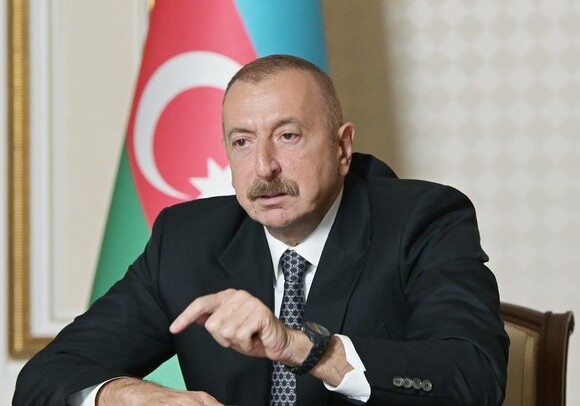 Ильхам Алиев: «Азербайджанский солдат прогоняет их как собак» (Видео)