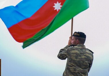 В освобожденном селе Шукюрбейли поднят флаг Азербайджана (Видео)