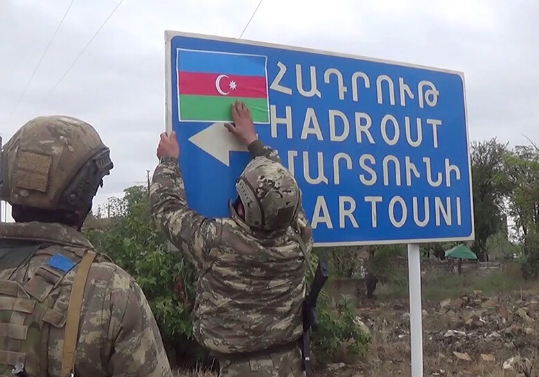 Минобороны Азербайджана опубликовало кадры села Джебраильского района, освобожденного от оккупации - Бои продолжаются (Видео)