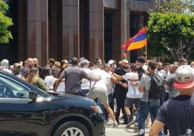 Полиция разогнала армянскую акцию в Брюсселе против Турции и Азербайджана слезоточивым газом (Фото-Видео)