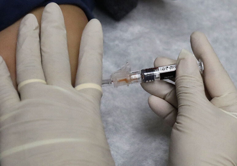 Названа вакцина, которой будут прививать азербайджанцев от гриппа