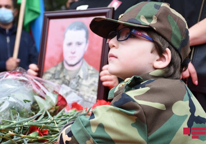 Проходит церемония прощания с военнослужащим Азербайджанской Армии Дмитрием Солнцевым (Фото)