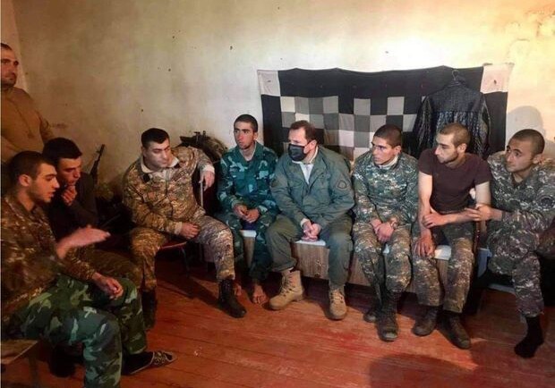 Реакция Хикмета Гаджиева на распространившееся фото армянского солдата в нашей военной форме