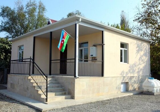 Группа семей шехидов и ветеранов Карабахской войны обеспечена новыми домами в четырех районах (Фото)
