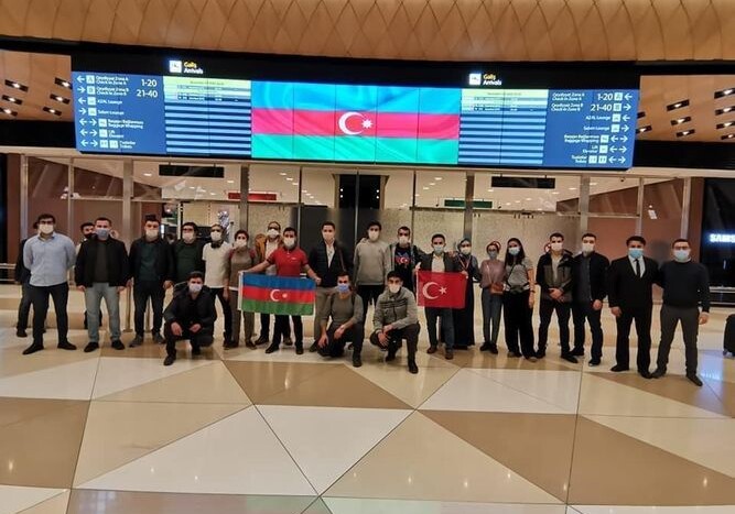Для оказания медуслуг азербайджанским военнослужащим из Турции приехали добровольно еще 20 азербайджанских врачей