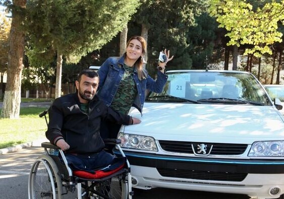 Группе инвалидов войны предоставлены автомобили (Фото)