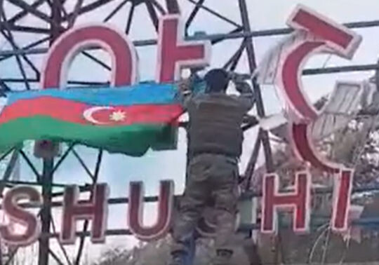 Кадры водружения азербайджанского флага над Шушой (Видео)