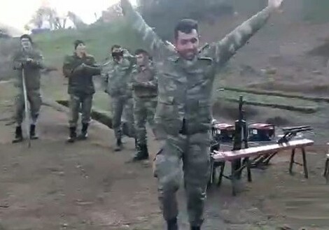 Танец победы: как наши солдаты отпраздновали победу (Видео)