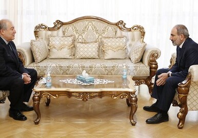 Пашинян нашелся: президент и премьер Армении обсудили ситуацию в стране