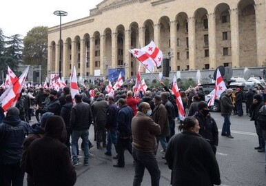 Оппозиция проводит акцию протеста в центре Тбилиси (Видео)