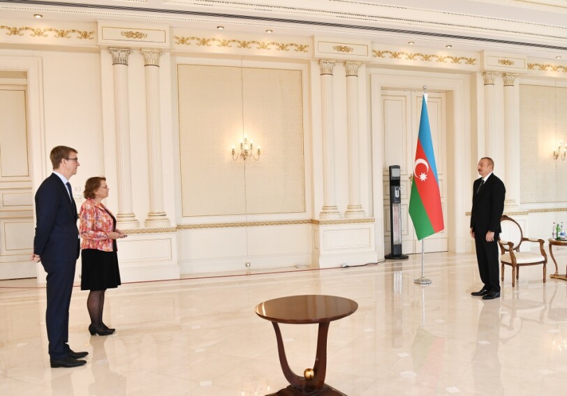 Ильхам Алиев принял верительные грамоты новоназначенного посла Нидерландов в Азербайджане (Фото)