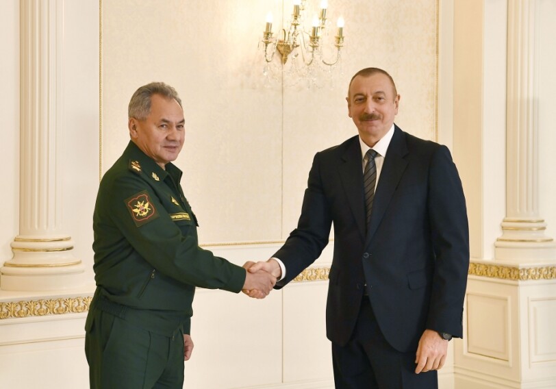 Ильхам Алиев принял делегацию во главе с министром обороны России (Фото)