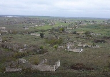 «Это не Чернобыль и не Нагасаки! И даже не Берлин 1945 года! Это Карабах!» – Baku Media Center о вандализме армян (Видео)