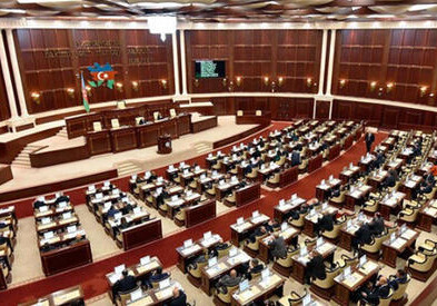 Парламент Азербайджана выступит с заявлением по проекту резолюции Сената Франции