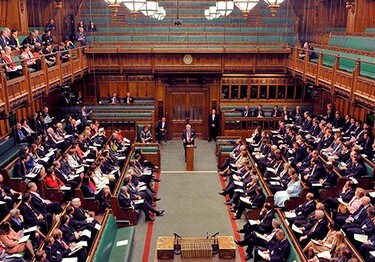 Британский парламент поддержал отмену карантина и возвращение к локальным мерам в Англии