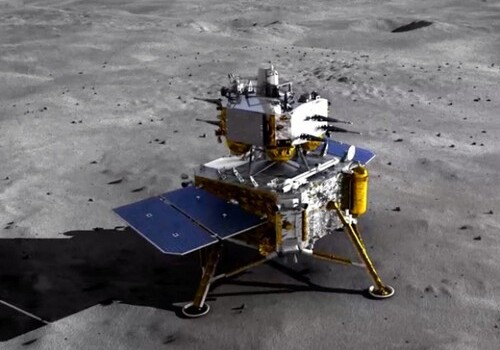 Китайский аппарат «Чанъэ-5» успешно собрал образцы лунного грунта (Видео)