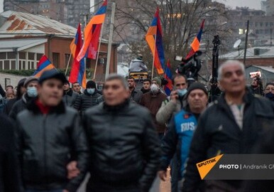В Ереване началось шествие с требованием отставки Пашиняна