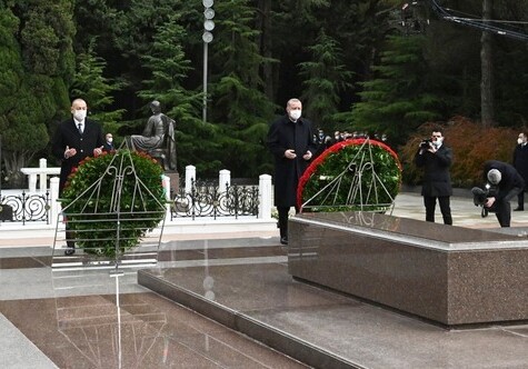 Президенты Азербайджана и Турции посетили могилу Гейдара Алиева (Фото-Видео)