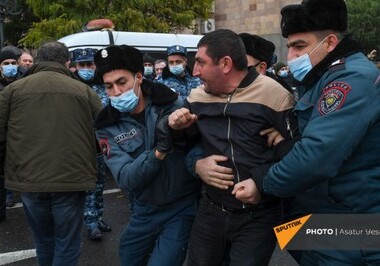 У здания правительства Армении проходит акция с требованием отставки Пашиняна (Фото- Видео-Обновлено)