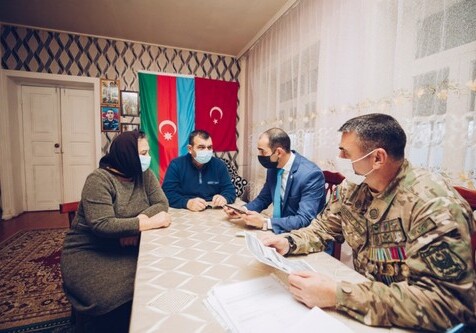 Сотрудники фонда YAŞAT проводят встречи с семьями раненых и шехидов (Фото)