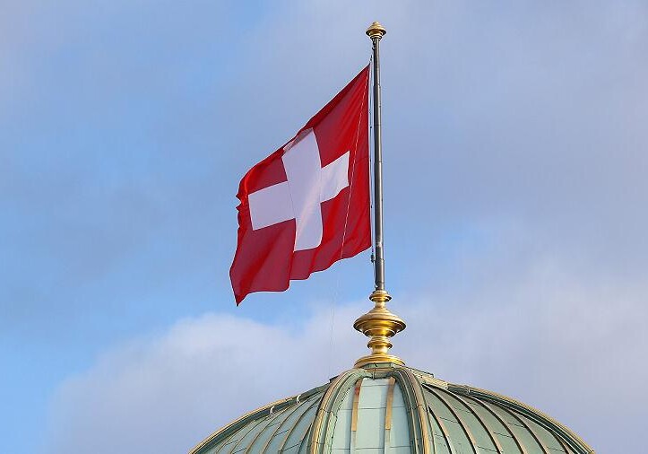 Власти Швейцарии ужесточат ограничения по коронавирусу