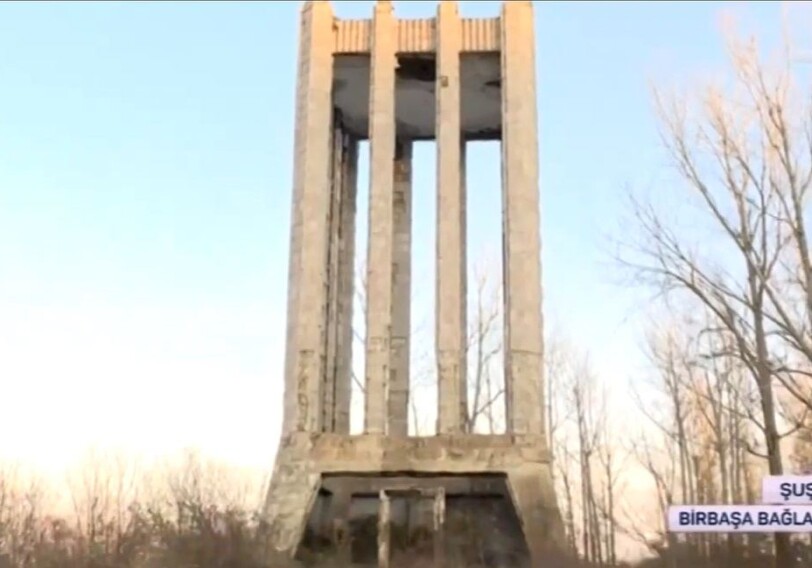 Армяне разрушили мавзолей Моллы Панаха Вагифа в Шуше (Видео)