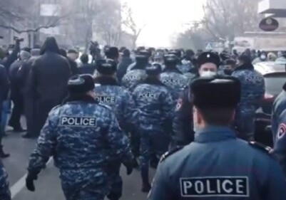 В Ереване задержали более 30 участников акций протеста