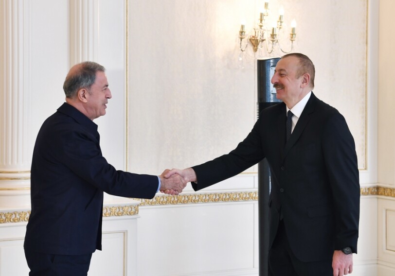 Президент Ильхам Алиев принял делегацию во главе с министром национальной обороны Турции (Фото-Обновлено)